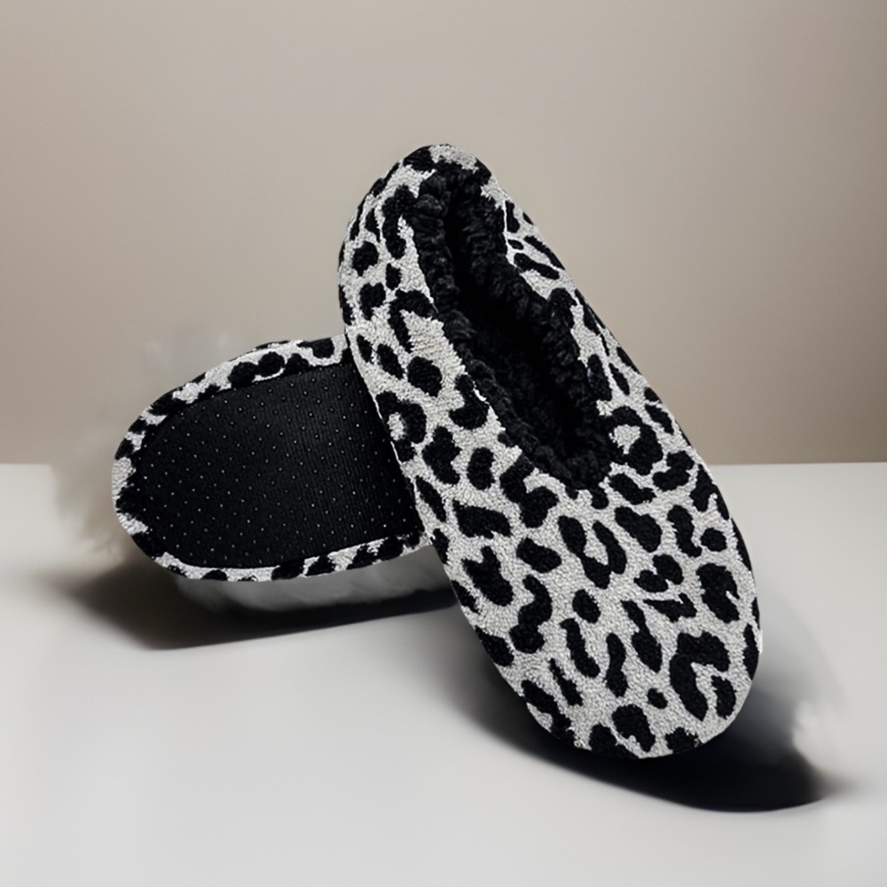 Isaac Mizrahi Leopard Print Women's Slippers NWT Size Large